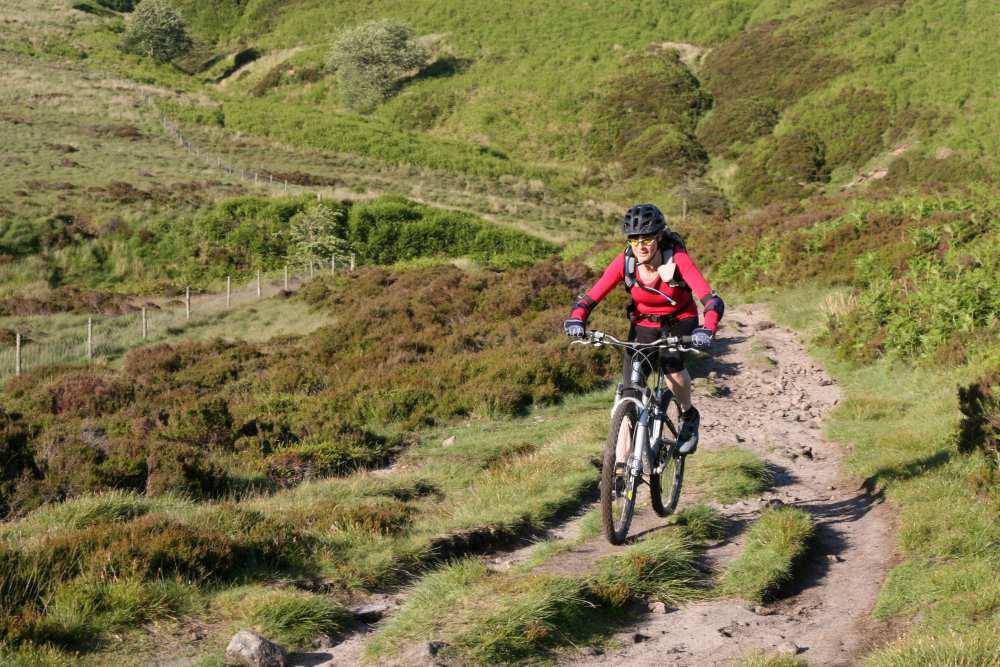 Derbyshire_woman_mountain_biker.jpg