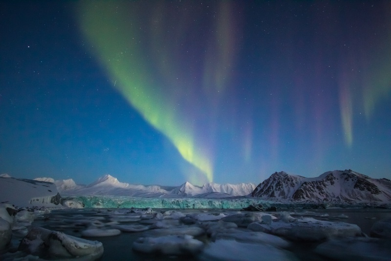 Svalbard_Northern_Lights.jpg
