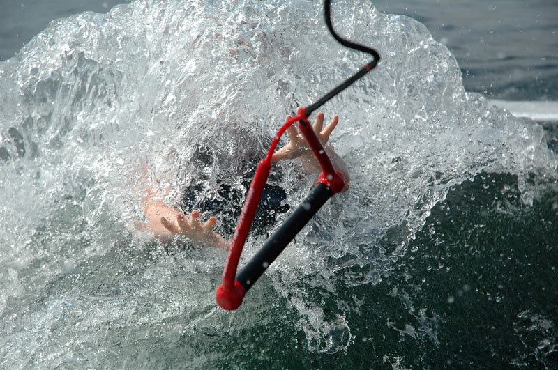 Beginners-Wakeboarding-Tricks-Tips-Videos-Fail-Crash.jpg