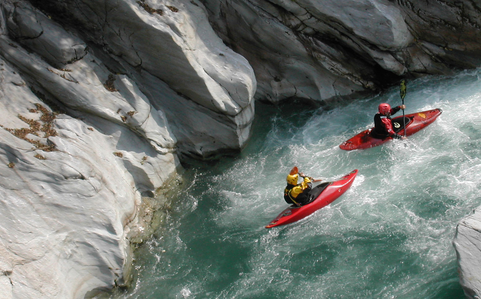 Kayaking-white-water-down-the-Seisa-river