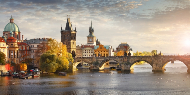 iStock-Prague_web.jpg