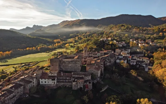 4 vista aerea de santa santa pau catalonia credit pep sau