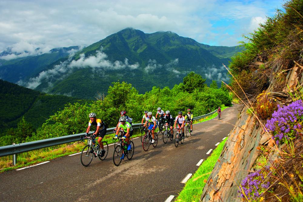 Cycle the mountain roads © FOTOS FTVA - Pedalier.jpg