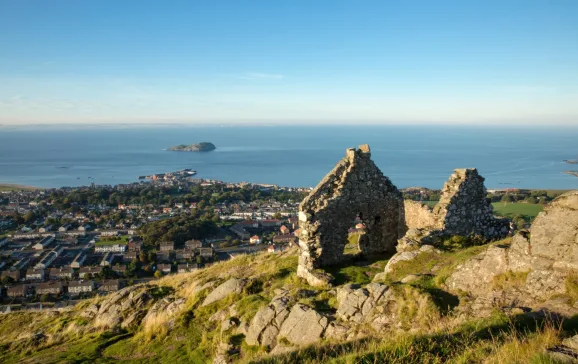 north berwick law hill credit visitscotland kenny lam