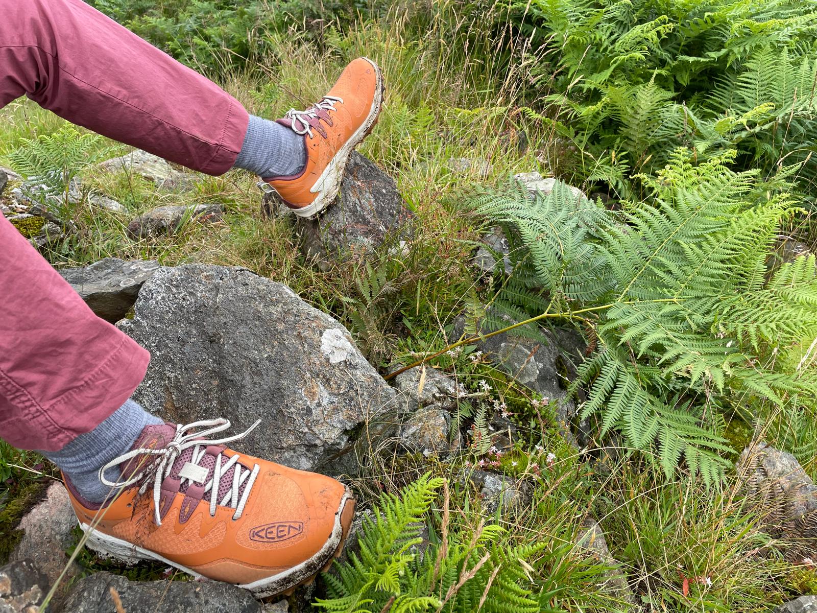 keen zionic hiking shoes 4