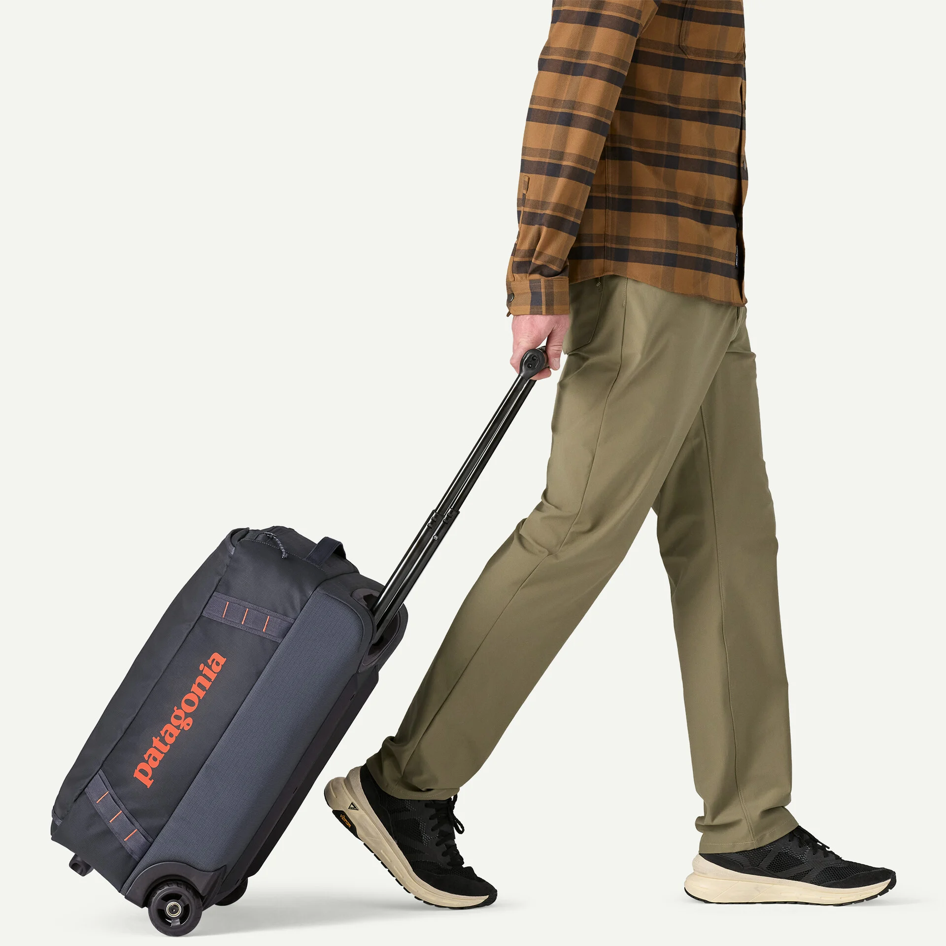 Patagonia-Black-Hole-40L-Wheeled-Duffle-Bag