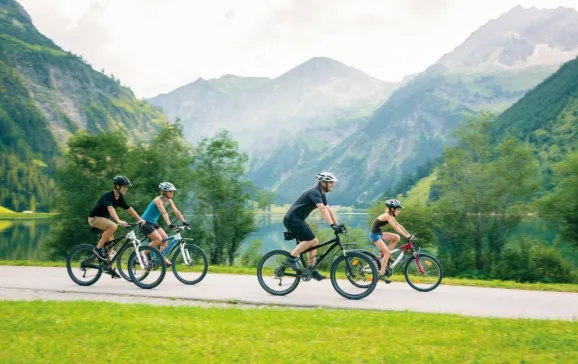 great family cycling