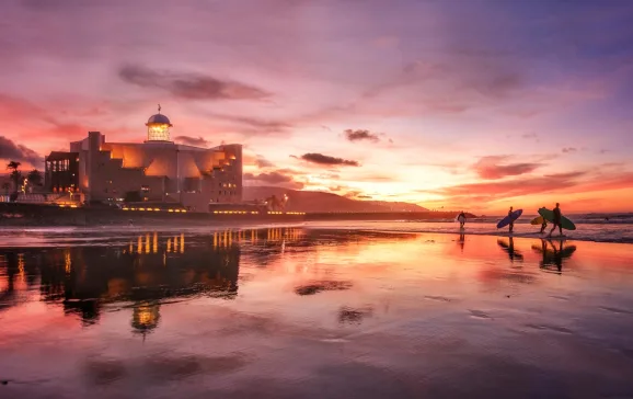 2 sunset las canteras beach gran canaria