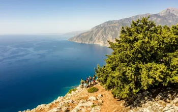 Hikers wth a sea view Crete CREDIT Crete Tourism