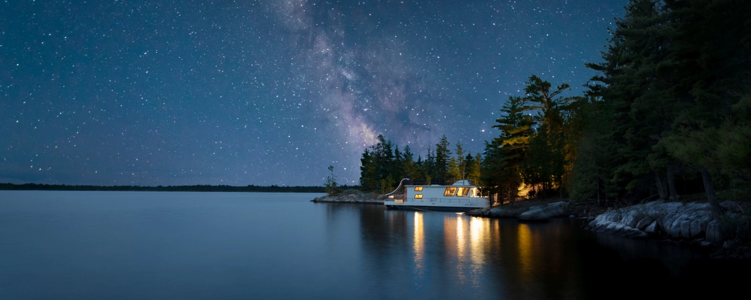 minnesota usa ranier voyageursnationalpark raineylake houseboat 01hero paulvincent