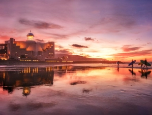 2 sunset las canteras beach gran canaria