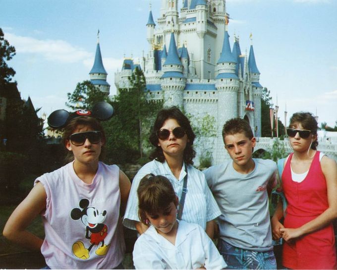 Awkward-Holiday-Photo