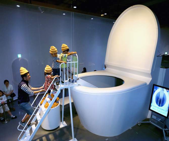 Toilet-Slide-Tokyo-Japan