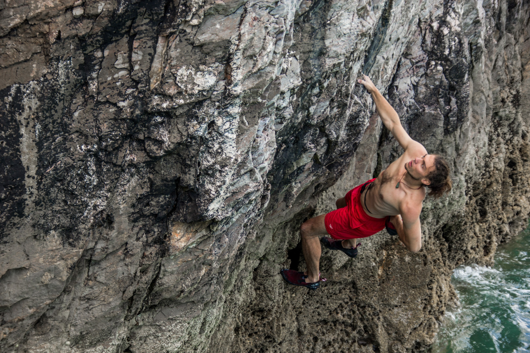 deep water soloing rock climbing in devon mpora mike brindley42