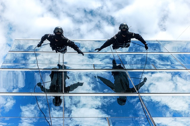 The difference between abseil and rappel