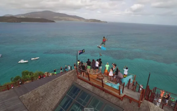 kitesurf top of necker