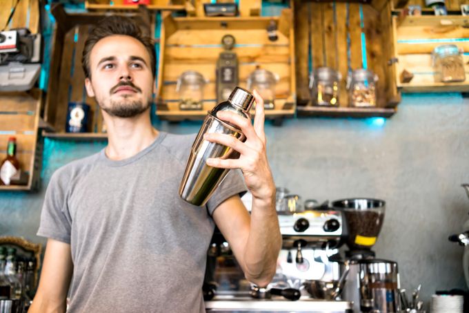 Travel Jobs Working In A Bar Travelling 