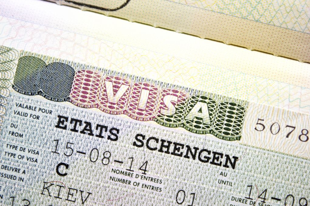 Finding work overseas often means getting the correct Visa - Photo: iStock