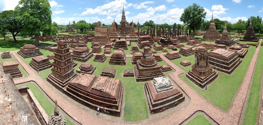 What To Do in Thailand When On A Gap Year Sukhothai_Historical_Park