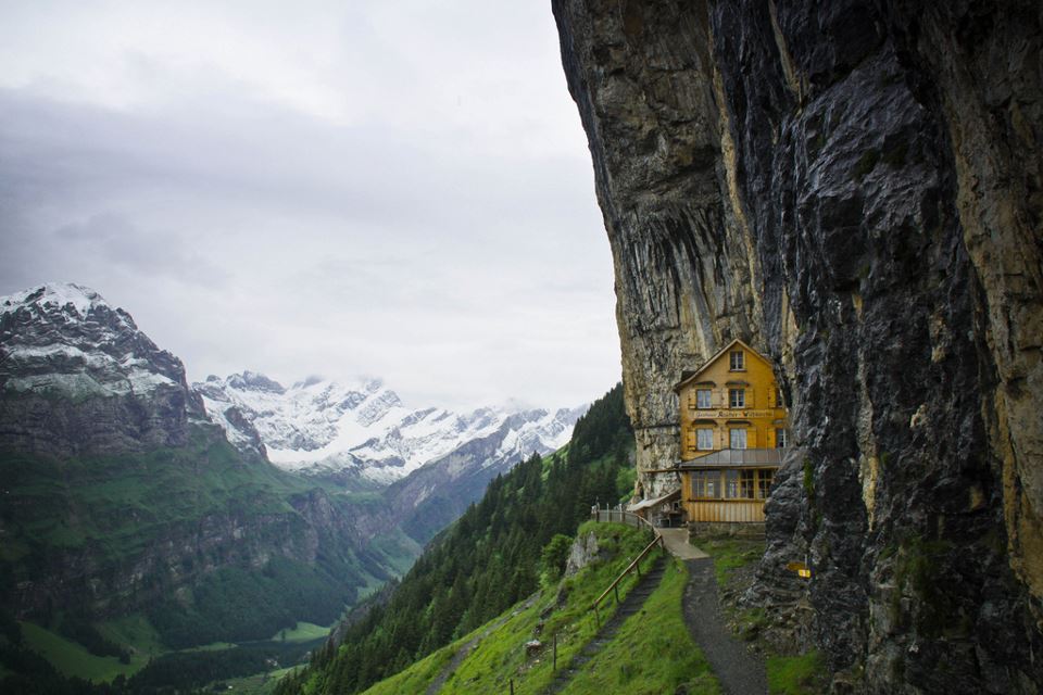 23 Isolated Dream Houses That Will Give You Serious Wanderlust 20