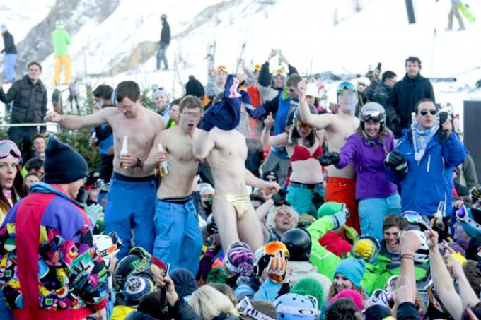 uni-ski-trip-image