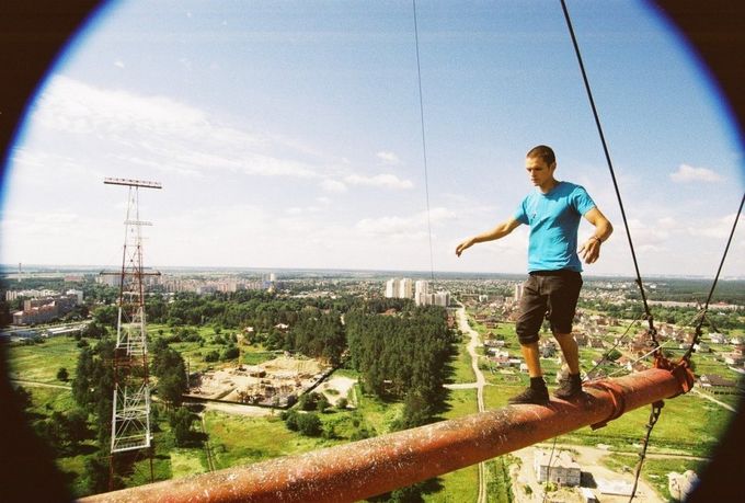 Urban-Exploration-Vertigo-Inducing-Mustang-Wanted