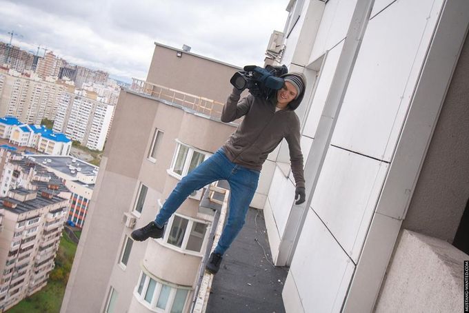 Urban-Exploration-Mustang-Wanted-Parkour
