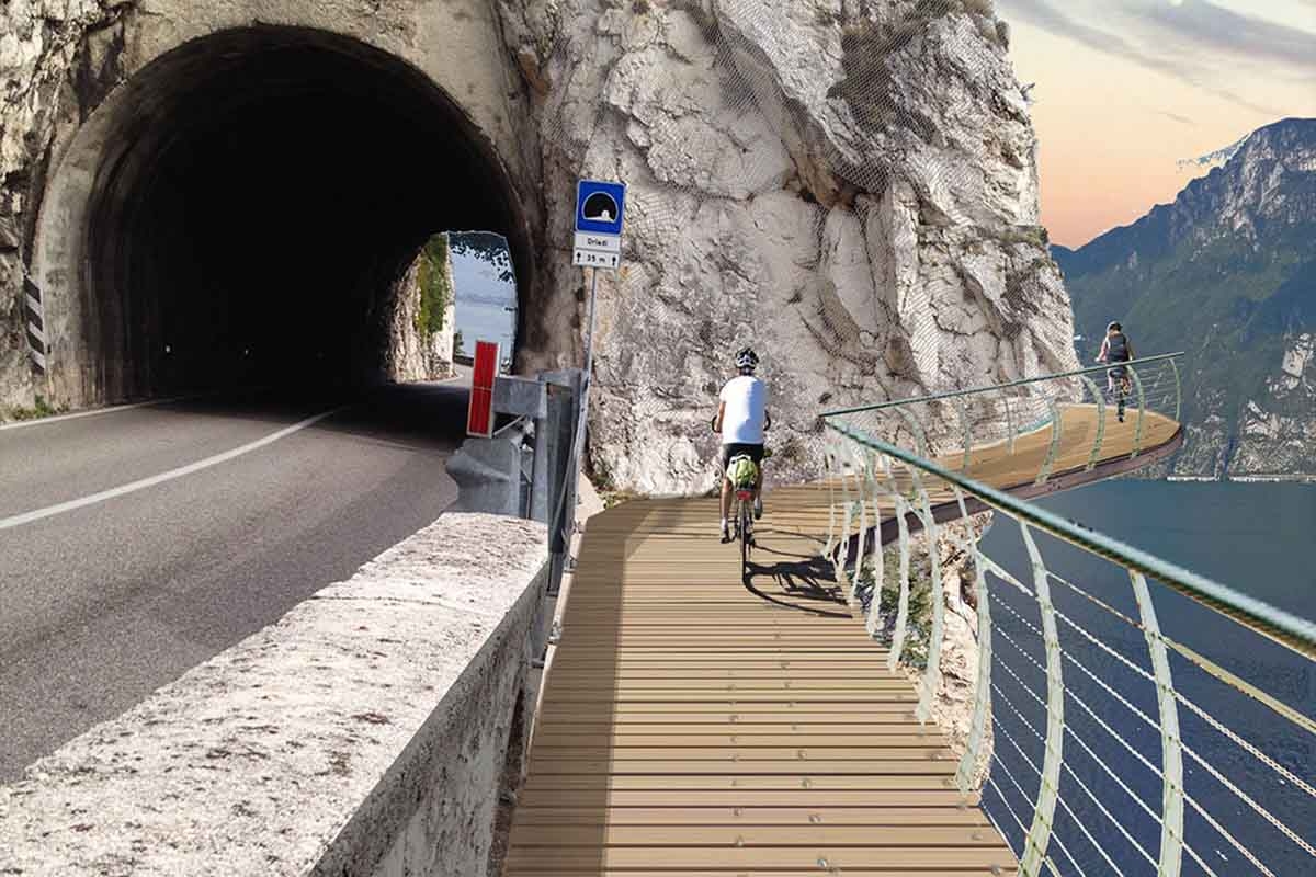 italy lake garda path