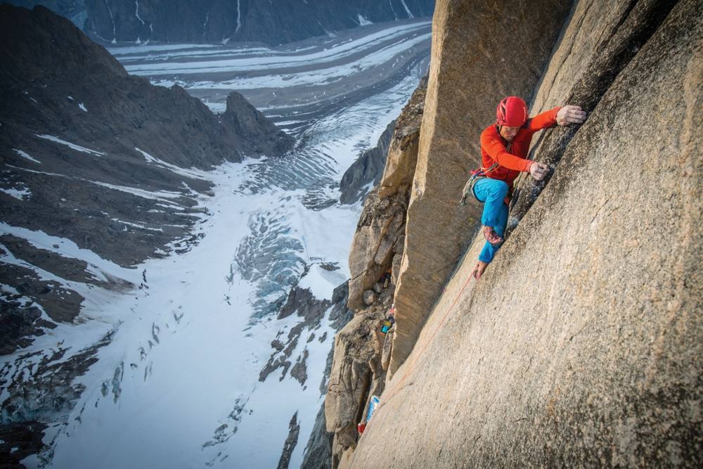 leo houlding leading on a pitch on the mirror wall copyright berghaus matt pycroft coldhouse collective
