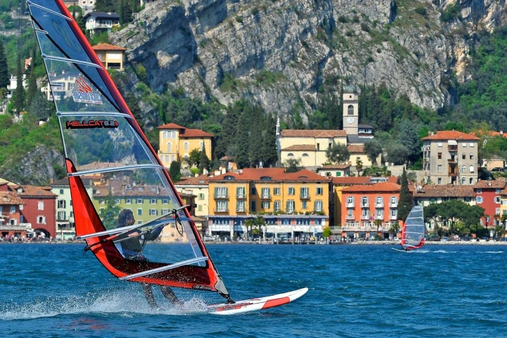 lake garda windsurf roberto vuilleumier garda trentino spa azienda per il turismo