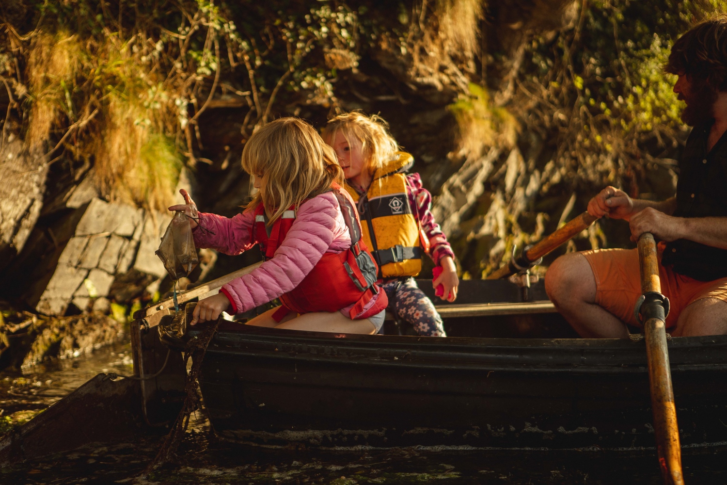 collecting-plastic-with-the-kids-cornwall