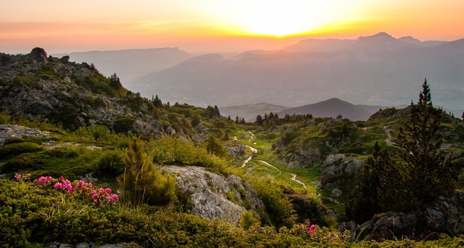 Hiking in Belledonne, Isère, France CREDIT AGelin_Isère Attractivité.jpg