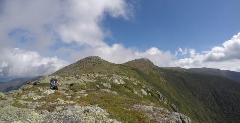 Hiking_the_ridge_line_near_Mt_Washington.jpg