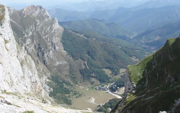 1873 looking down to fuente de from the 29 hairpins en route to vega liordes credit alf alderson