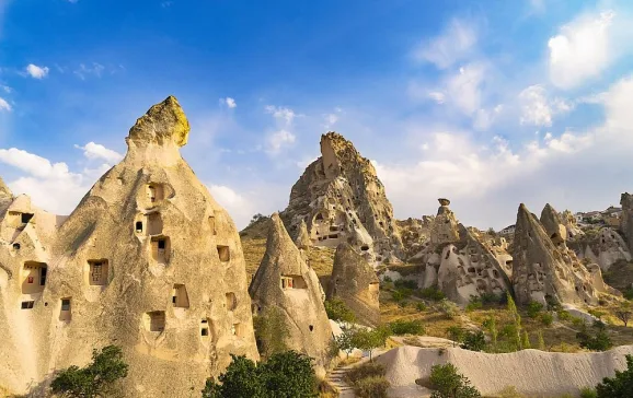 fairy chimneys in uhisar cappadocia