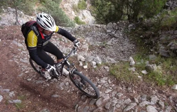 olivier crack a tough climb on the sentier botanique