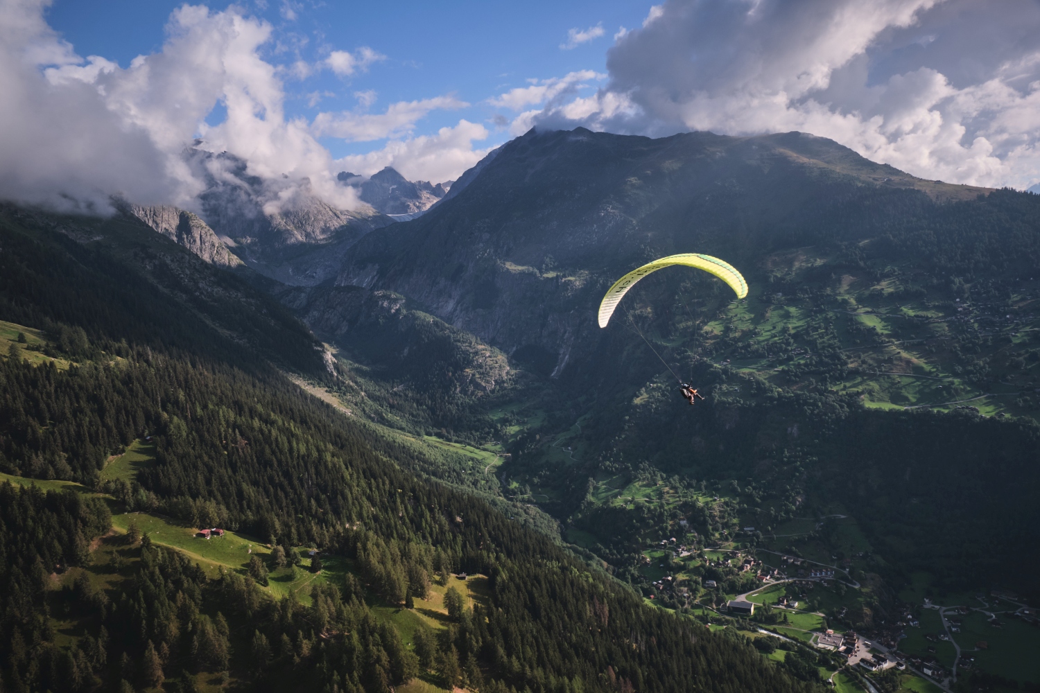 paragliding-valais-switzerland