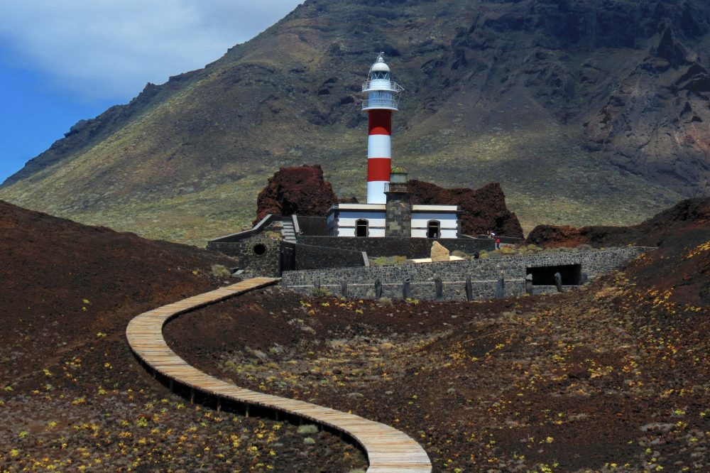 path to the lighthouse.jpg