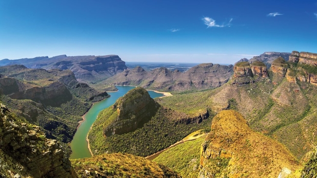 SouthAfrica-Drakensberg&Zululand-AdobeStock_116811473.jpg