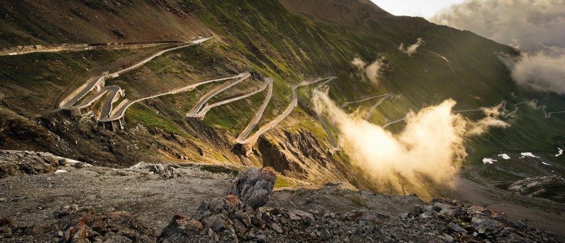 stelvio road moody 2.jpg