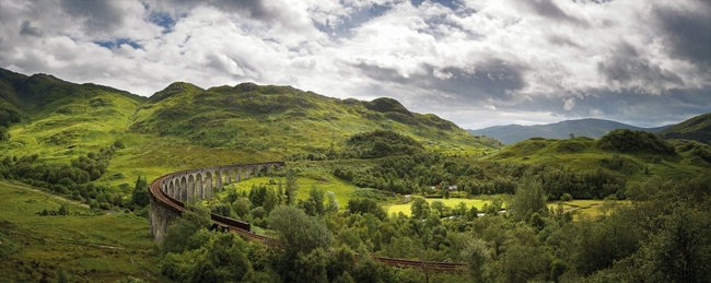 The beautiful Glenfinnan Viaduct.jpg