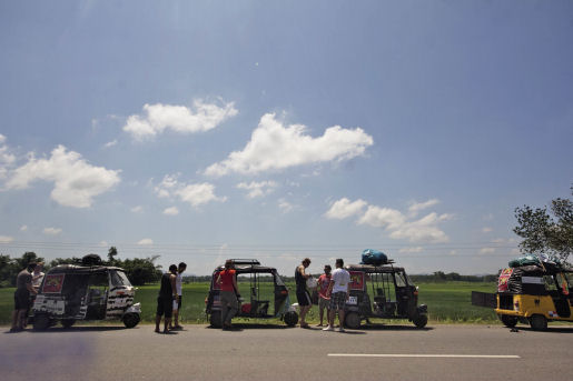 travel india by rickshaw