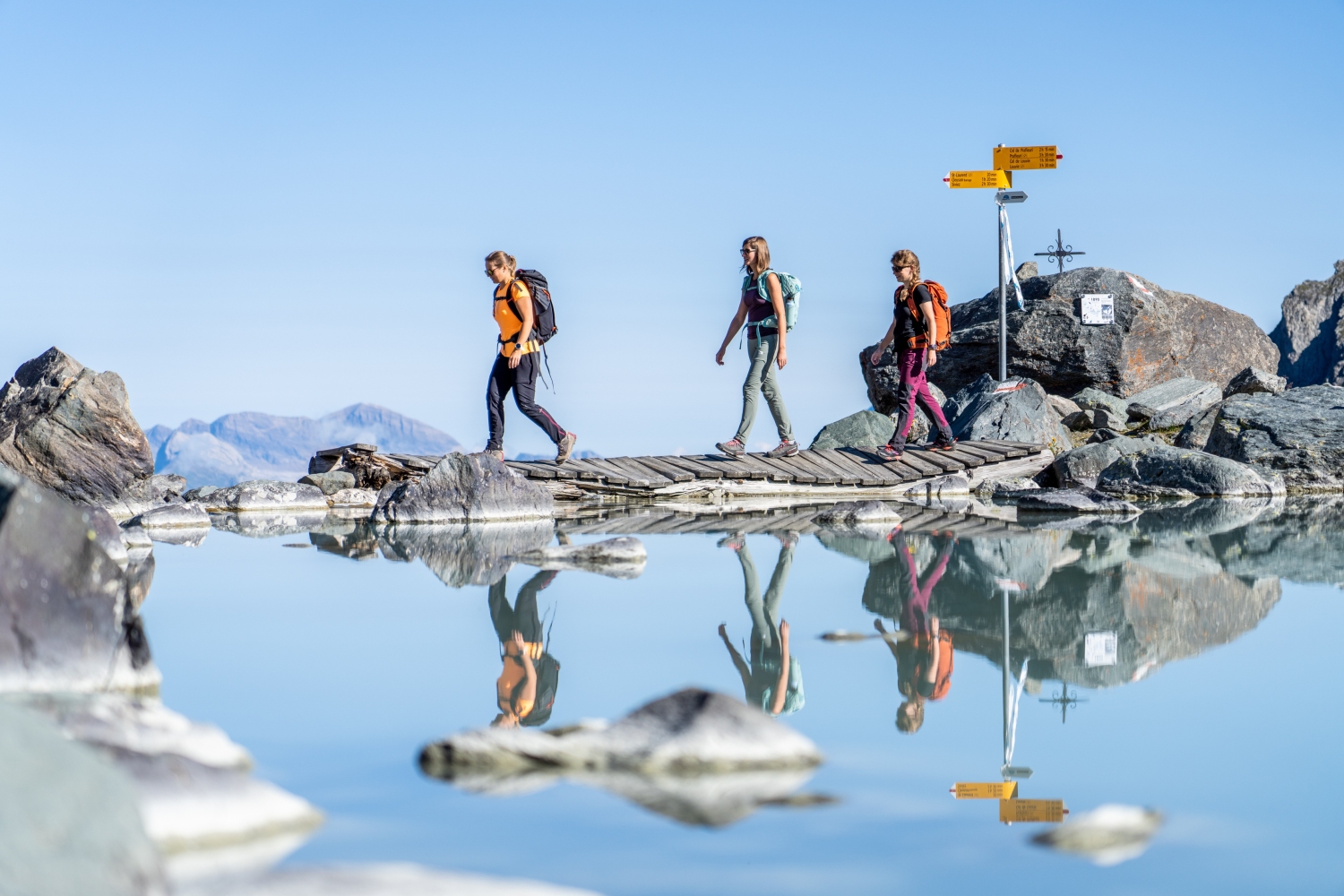 hike-grand-desert-nendaz-switzerland