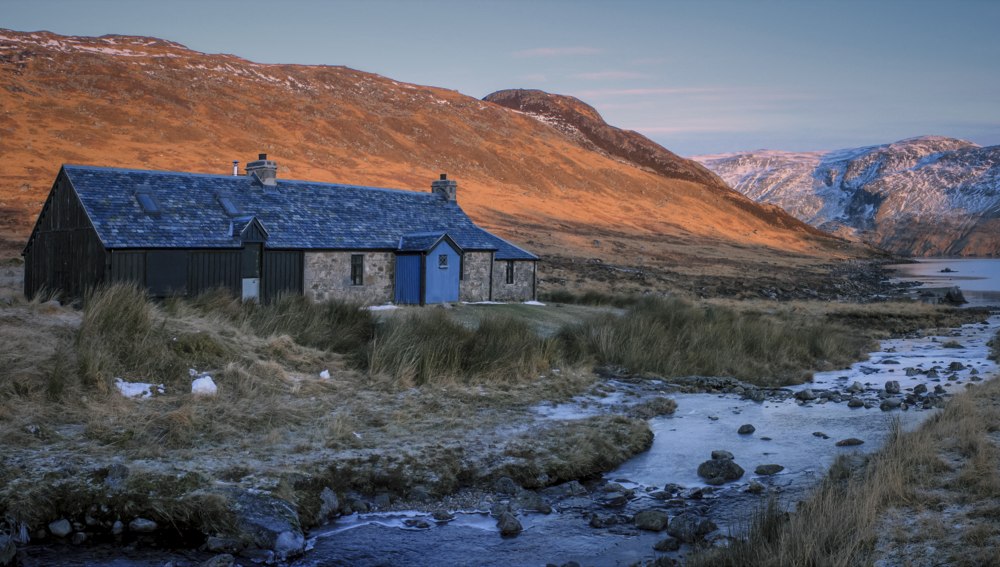 Ben Alder Cottage.jpg