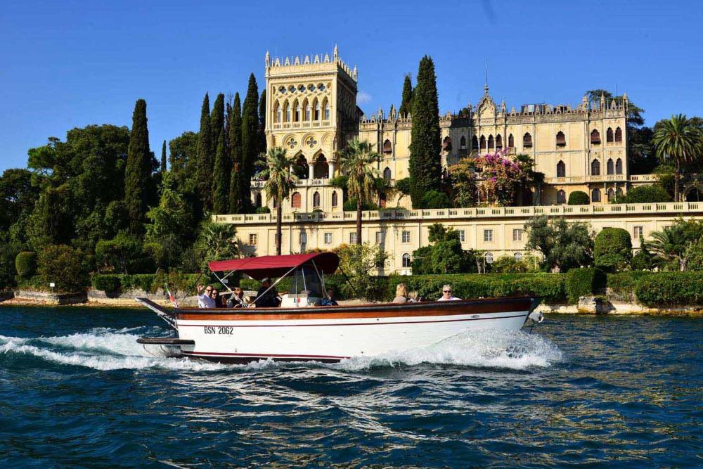 boating-lake-garda