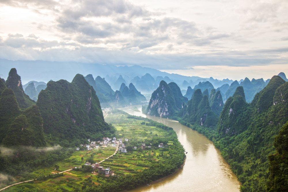 China_Guilin_Messire_mountain_scenery.jpg