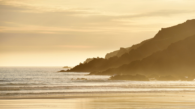 Cliffs at Freshwater West, Pembrokeshire.jpg