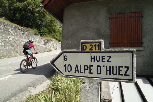 Cycling Alpe d'huez, France.jpg