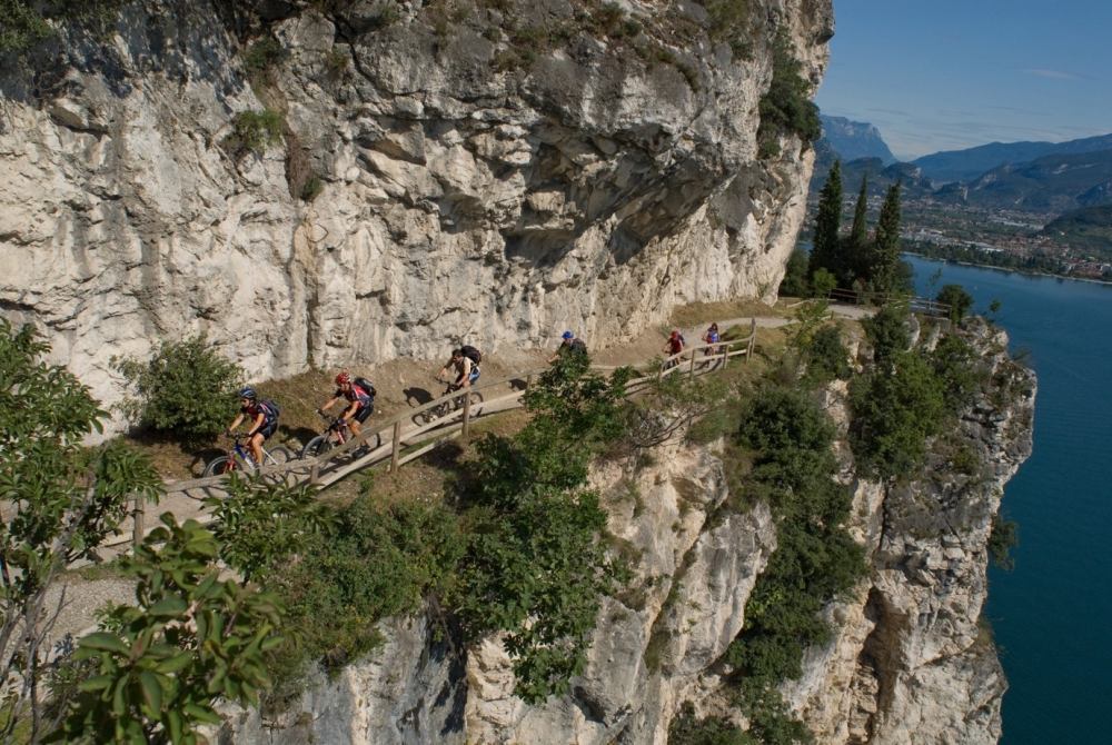 cycling-ponale-path-lake-garda