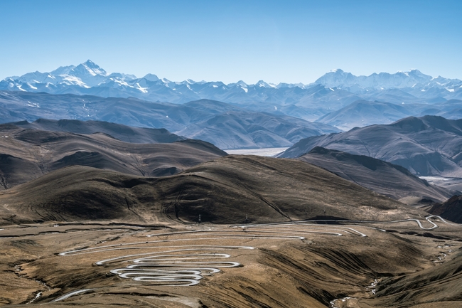 Cycling_to_Everest_base_camp_CREDIT_iStock.jpg